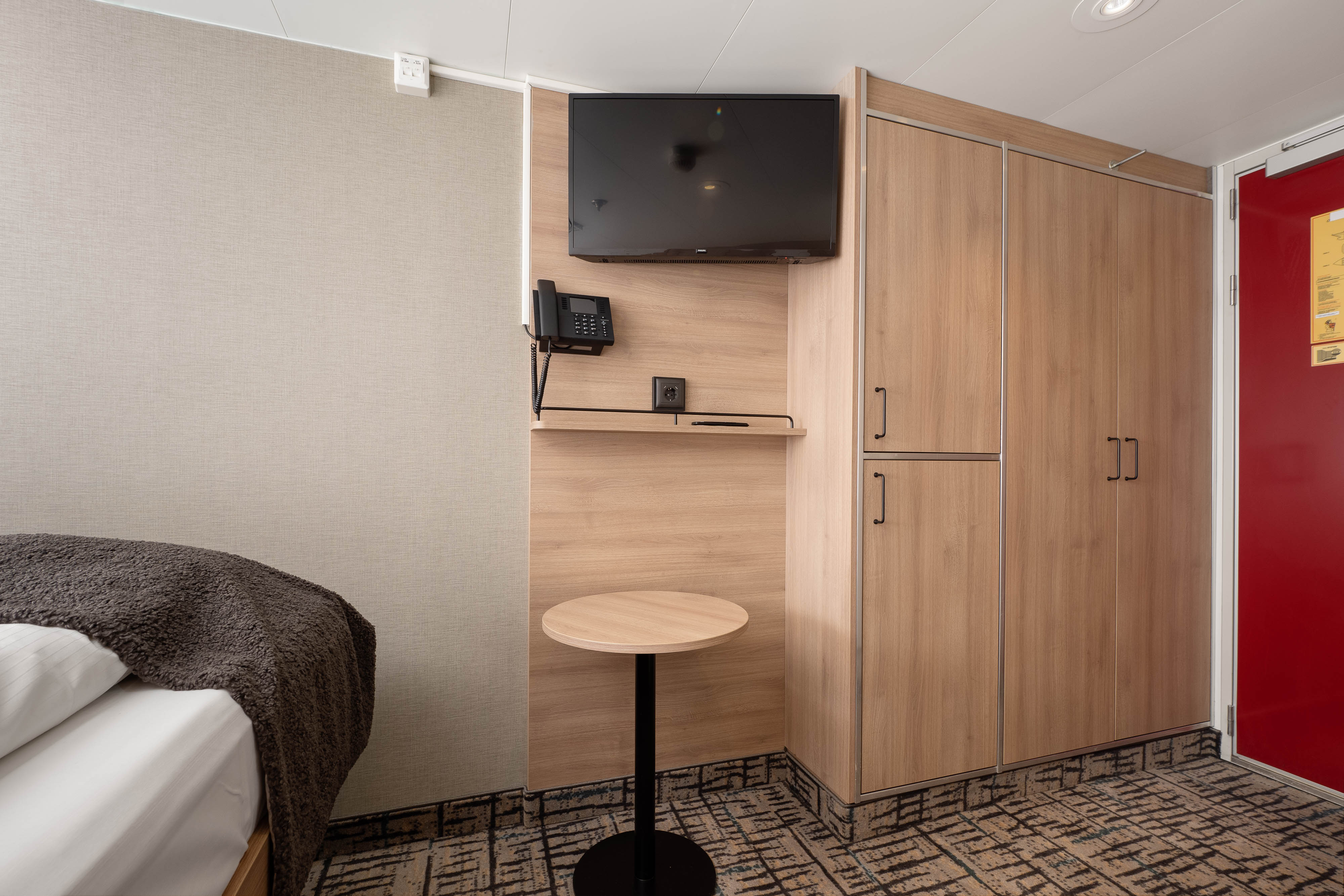 Polar Outside | Middle deck for 2 travellers